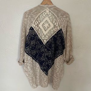 Crocheted Shawl by Blu Pepper, excellent condition! Short sleeved, lace detail